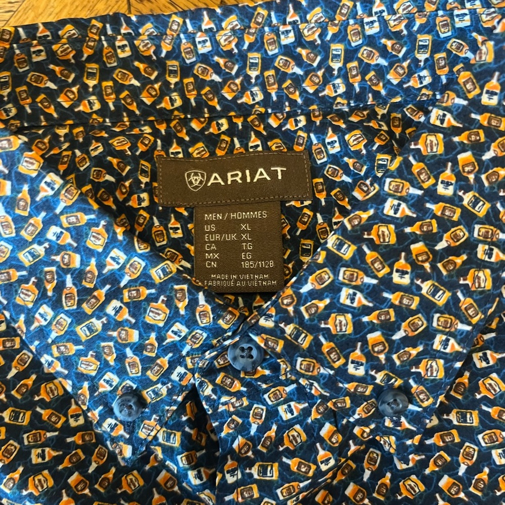 NWT Ariat Men's XL Patterned Button Down Shirt - Picture 3 of 10